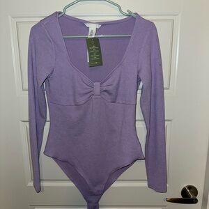 H&M Lavender V-Neck Top bodysuit
